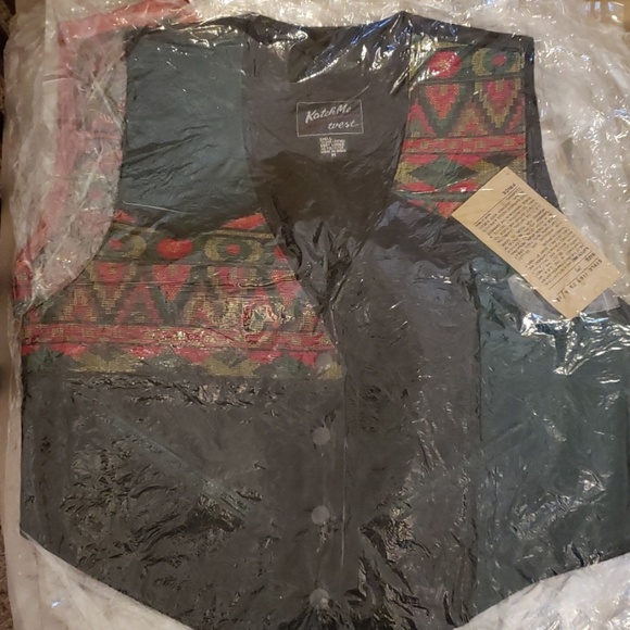 Assortment of katch me vest - Picture 8 of 8